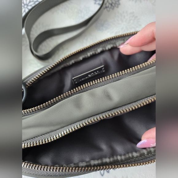 Lululemon Crossbody Camera Bag 2L Green Sage - Picture 5 of 10